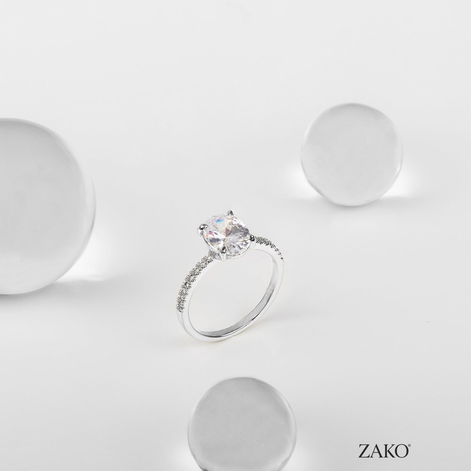 Solene Oval Ring - Image 11