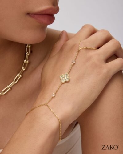 Nola Clover Hand Chain
