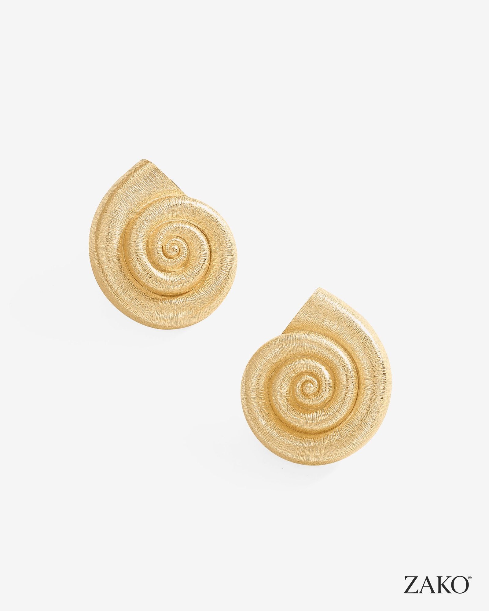 Lumi Conch Earrings - Image 2