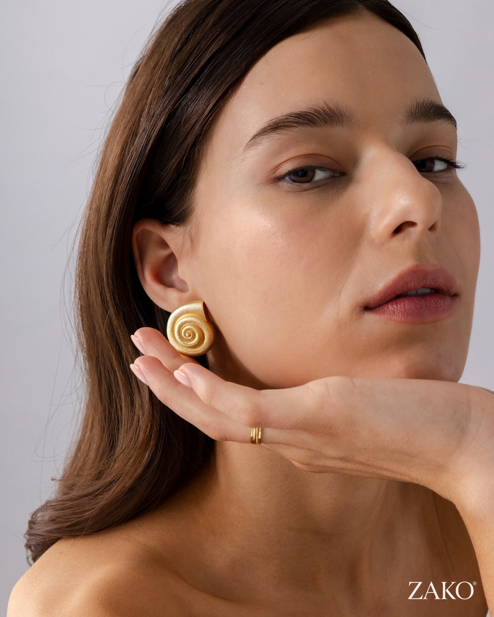 Lumi Conch Earrings - Image 4