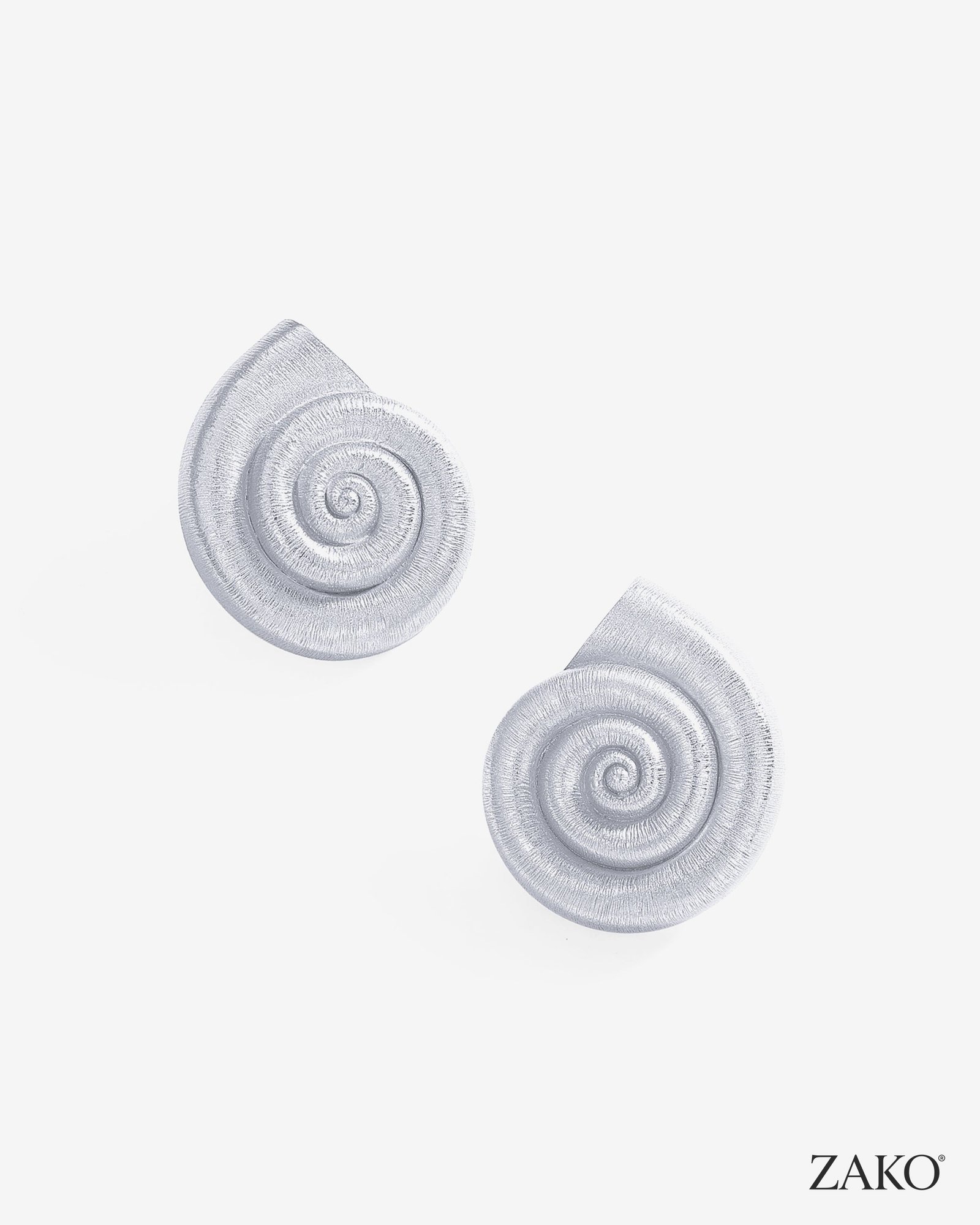 Lumi Conch Earrings - Image 6