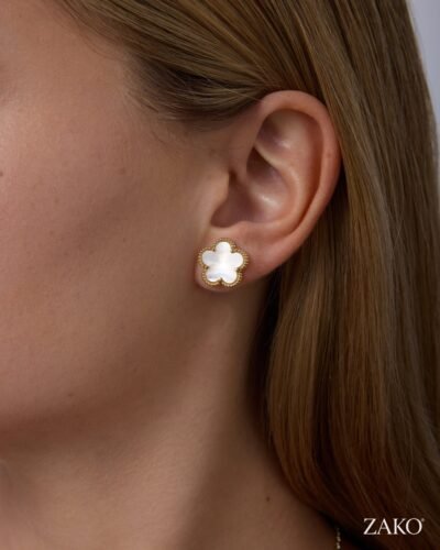 Nola Pearl Studs