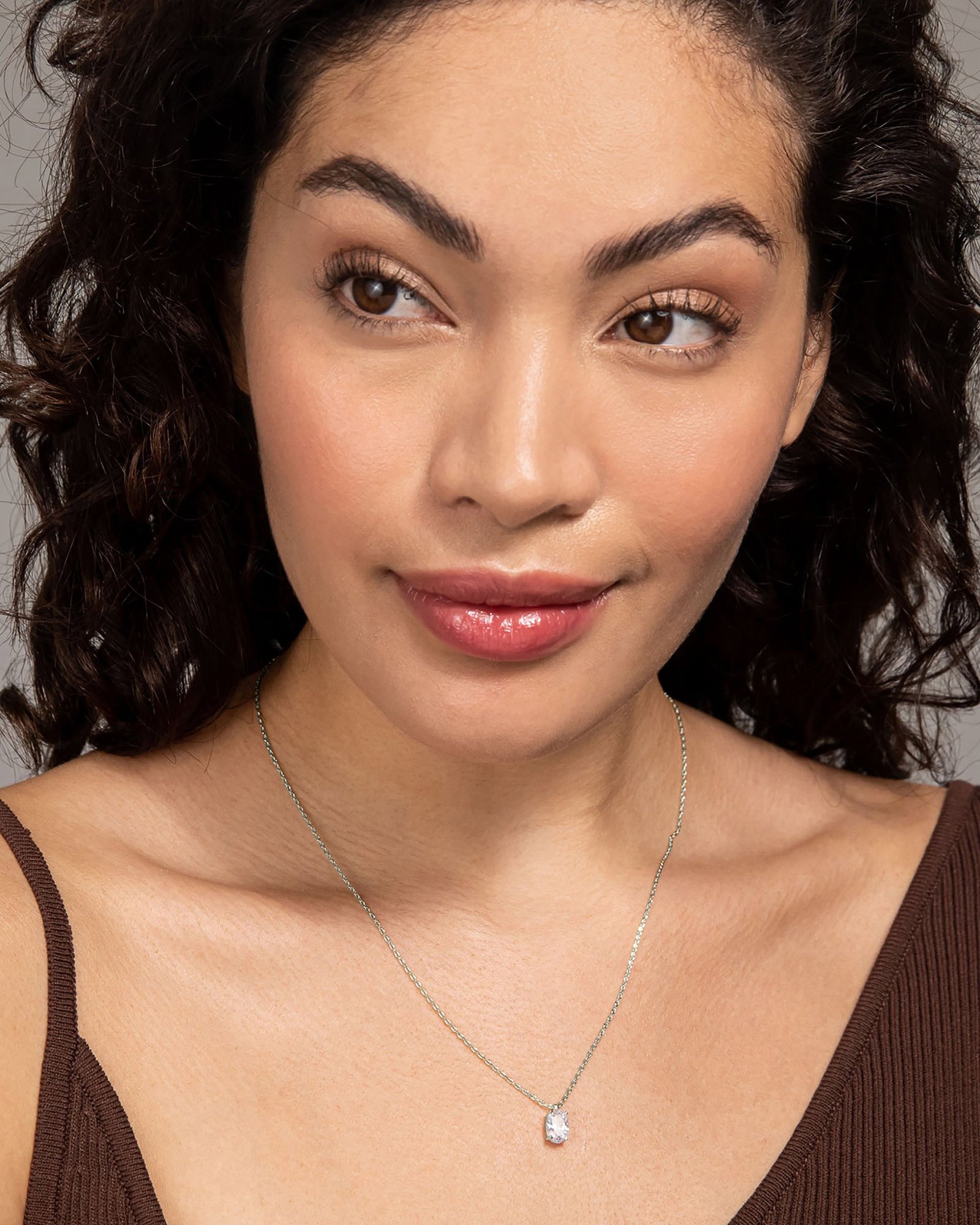 Amara Oval Necklace - Image 10