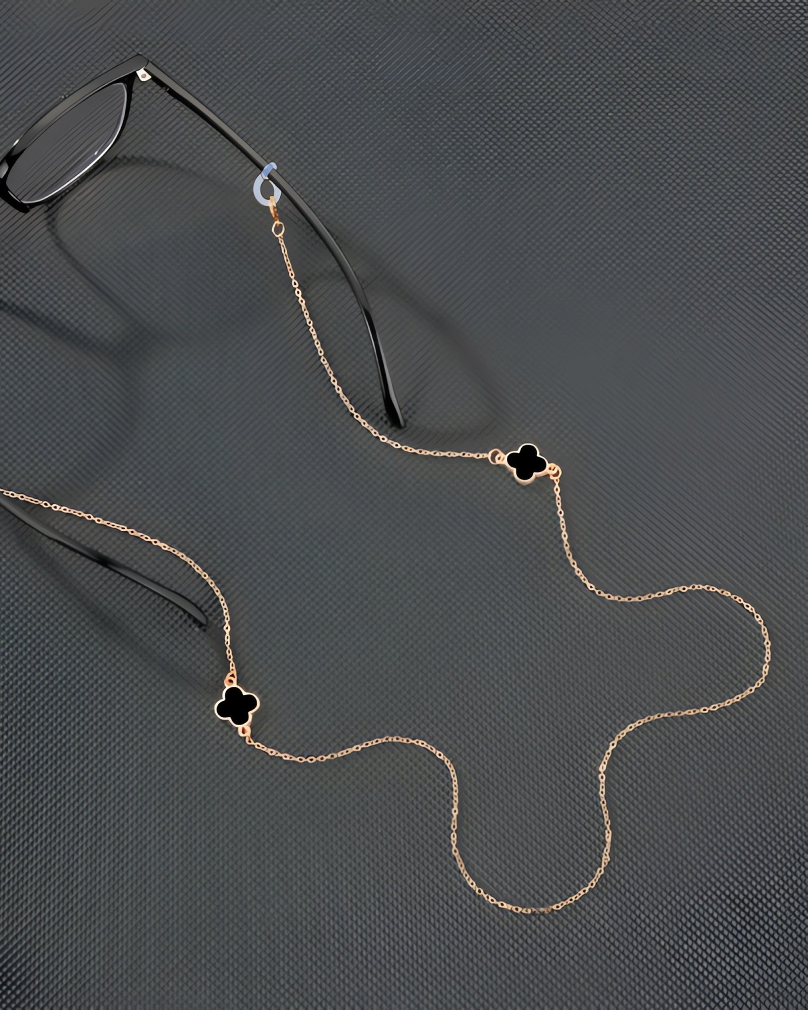 Clover Glasses Chain - Image 3