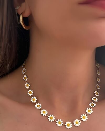 Daisy Flower Choker