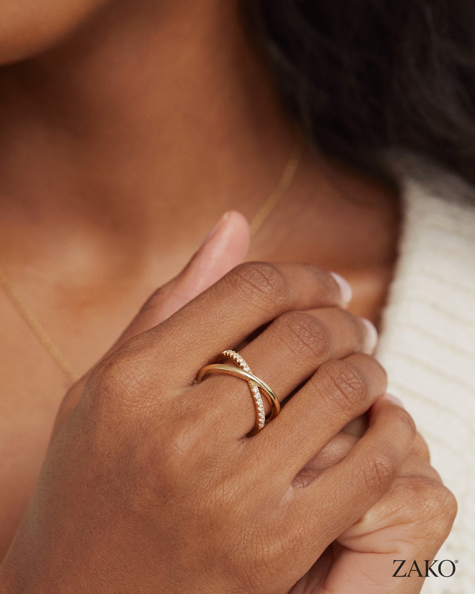 Zaria Cross Ring - Image 5