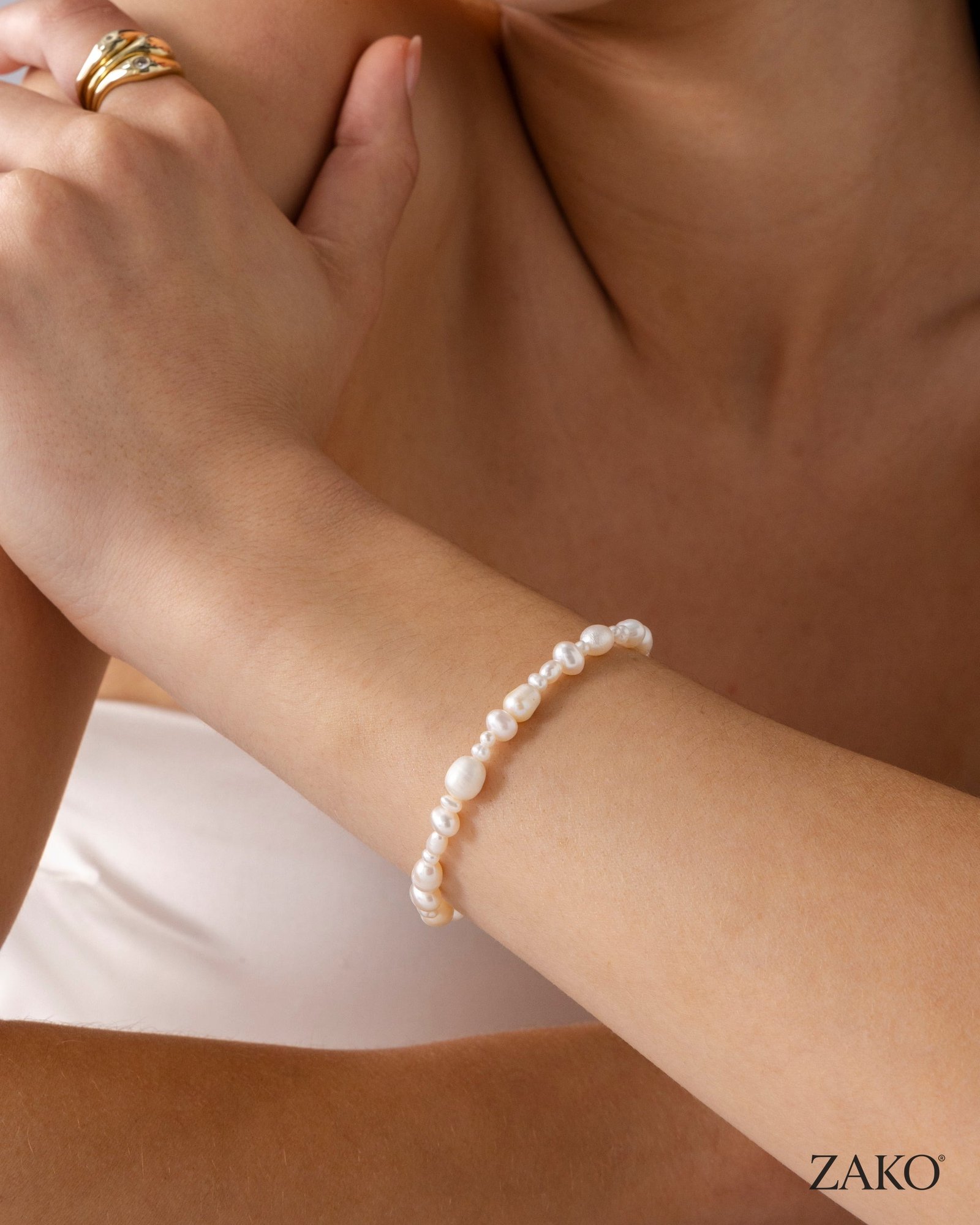 Lumi Pearl Bracelet - Image 3
