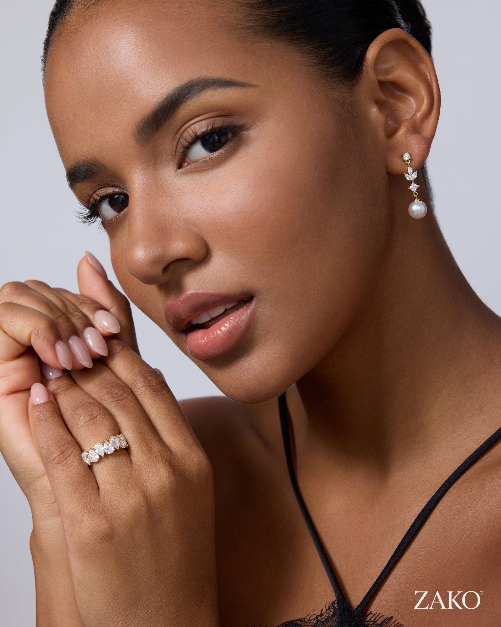 Thalia Pearl Drop Earrings - Image 4