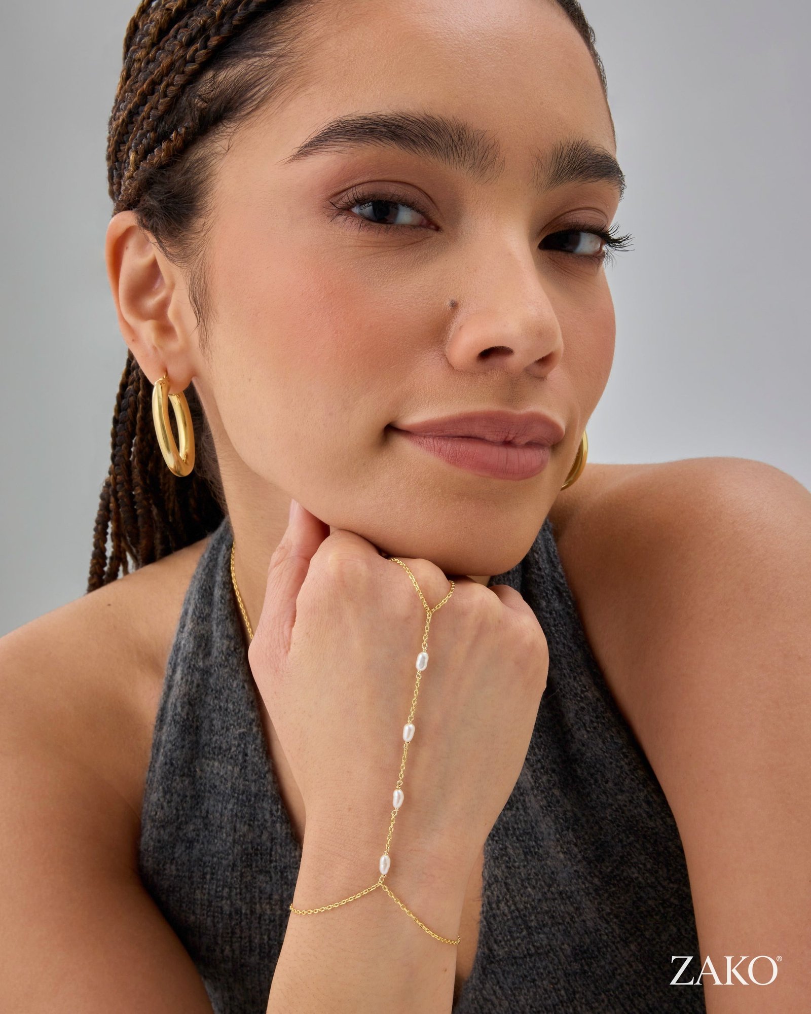 Solene Pearl Hand Chain - Image 3