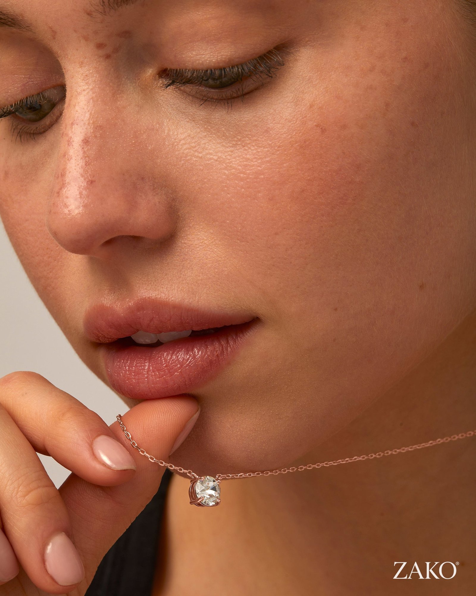 Faye Solitaire Pendant - Image 12