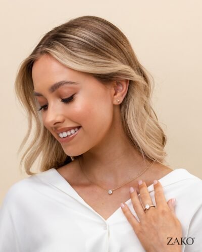Faye Solitaire Pendant