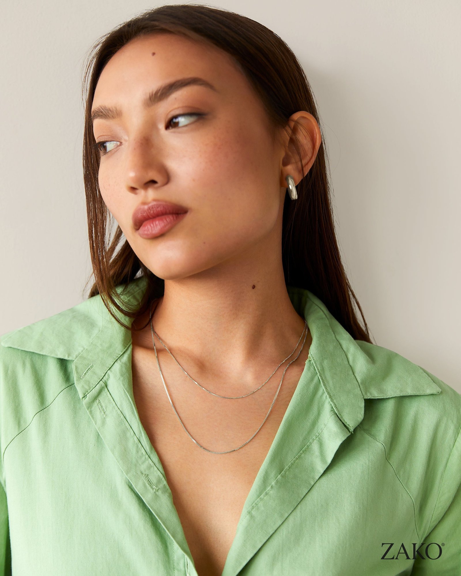 Elara Box Necklace - Image 5