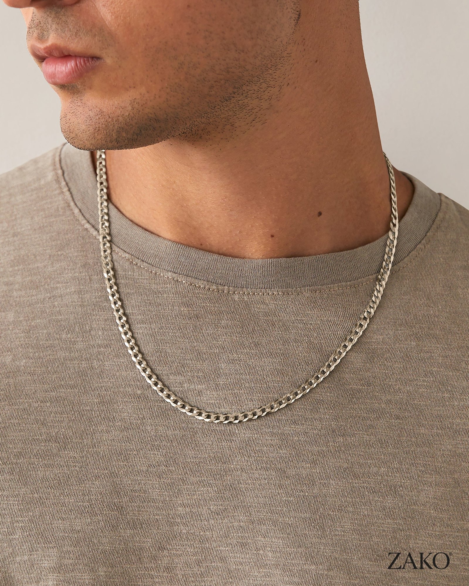 Elio Curb Necklace - Image 13