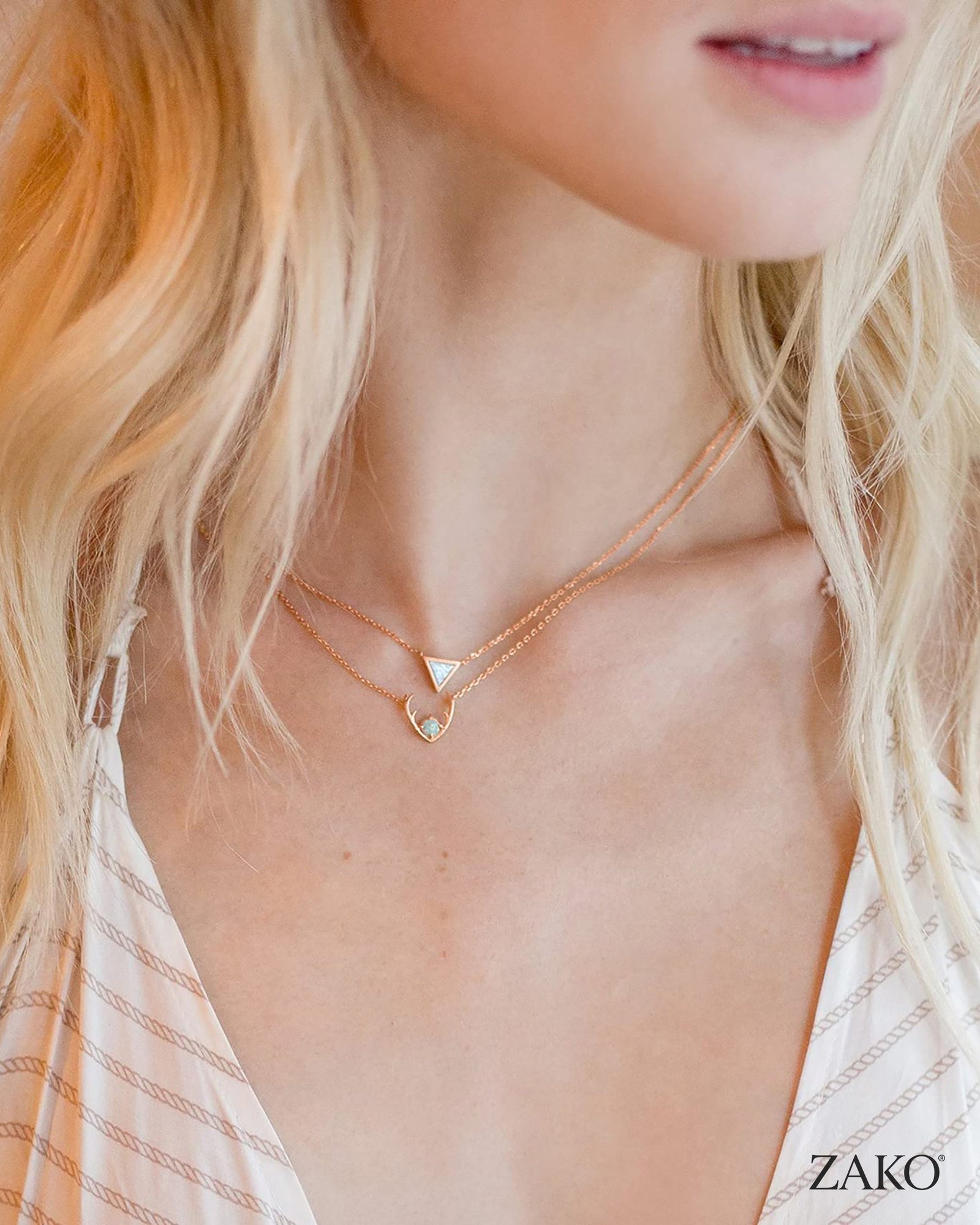 Violette Trinity Necklace - Image 11