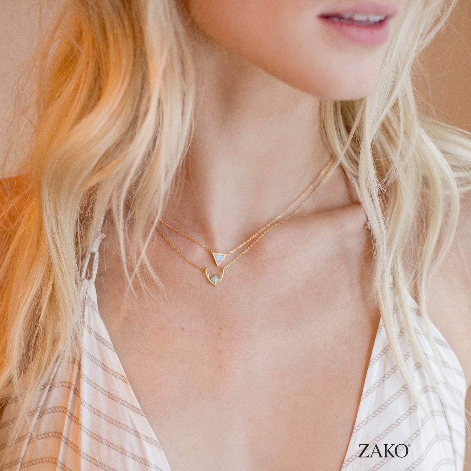 Violette Trinity Necklace - Image 4